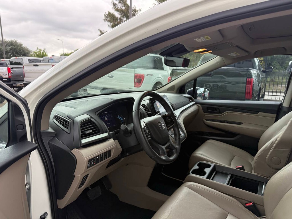 Honda Odyssey Vehicle Full-screen Gallery Image 06