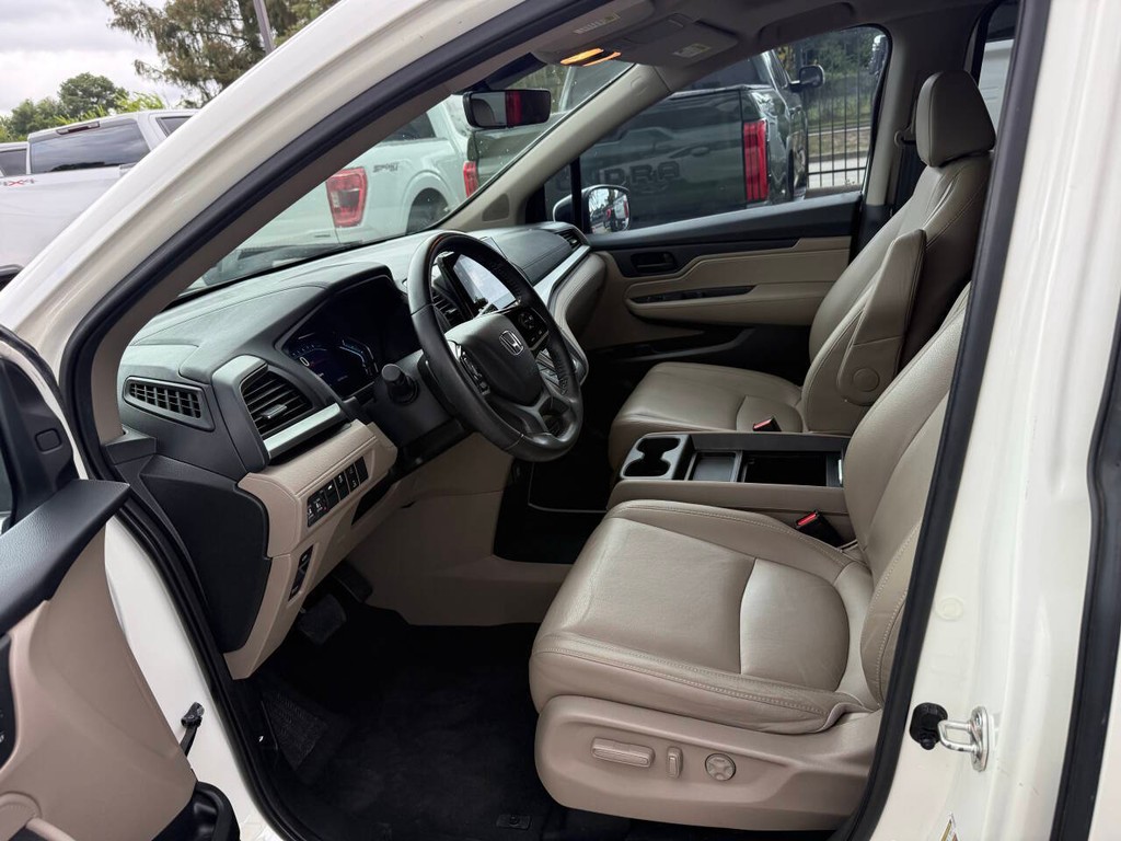 Honda Odyssey Vehicle Full-screen Gallery Image 07