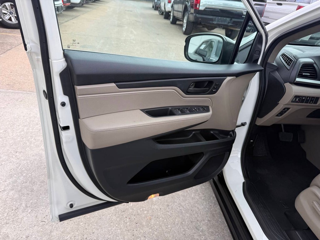 Honda Odyssey Vehicle Full-screen Gallery Image 08