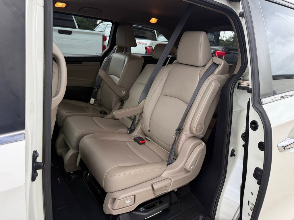 Honda Odyssey Vehicle Full-screen Gallery Image 12