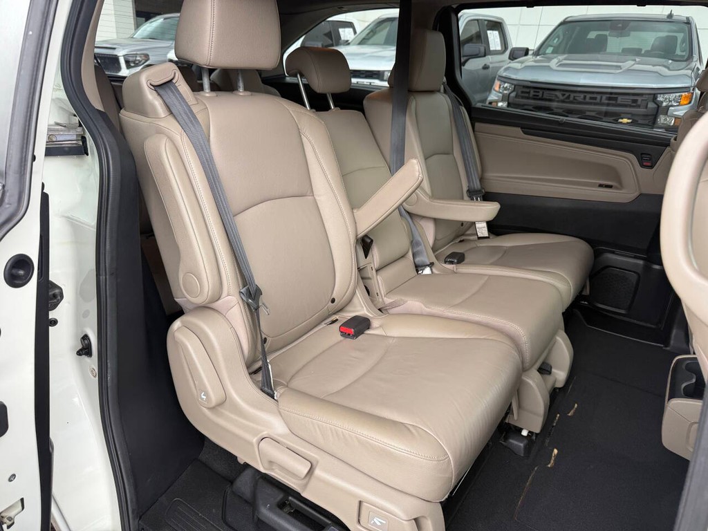 Honda Odyssey Vehicle Full-screen Gallery Image 14