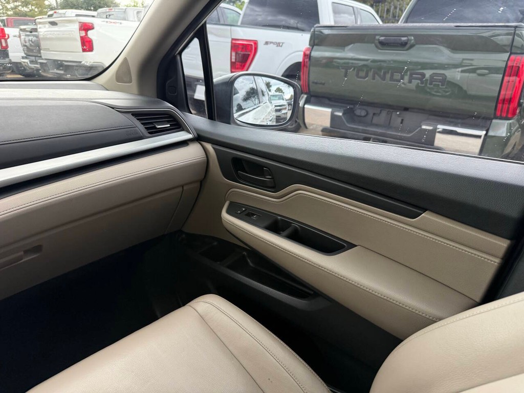 Honda Odyssey Vehicle Full-screen Gallery Image 20