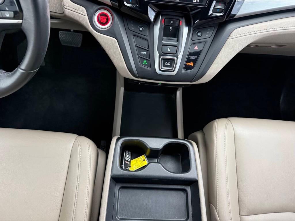 Honda Odyssey Vehicle Full-screen Gallery Image 26