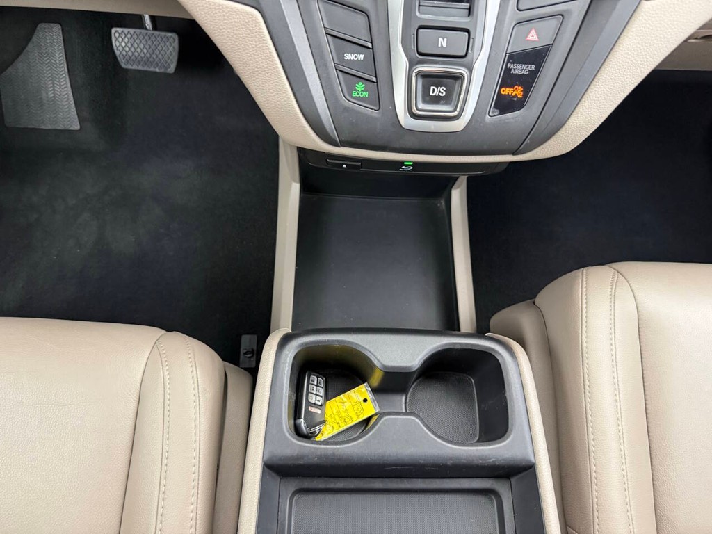 Honda Odyssey Vehicle Full-screen Gallery Image 31