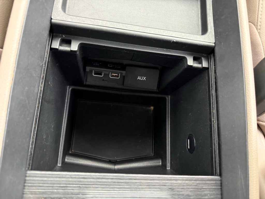Honda Odyssey Vehicle Full-screen Gallery Image 33