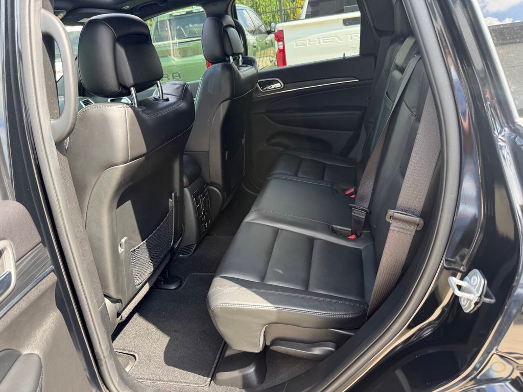 Jeep Grand Cherokee Vehicle Full-screen Gallery Image 13