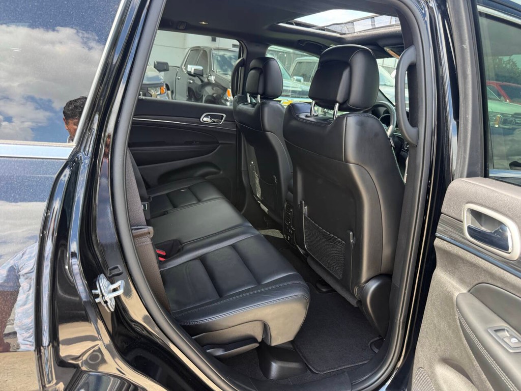Jeep Grand Cherokee Vehicle Full-screen Gallery Image 15