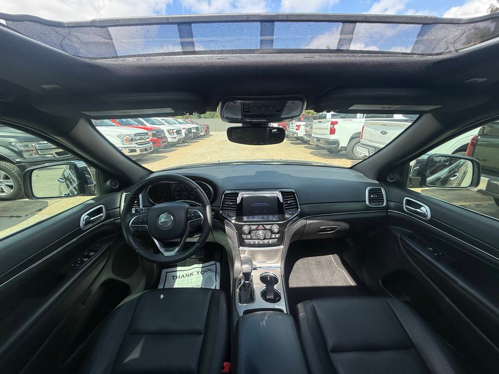Jeep Grand Cherokee Vehicle Full-screen Gallery Image 18