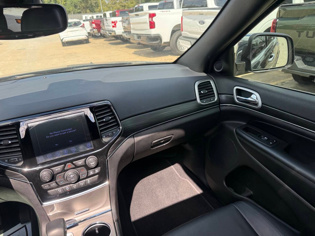Jeep Grand Cherokee Vehicle Full-screen Gallery Image 20