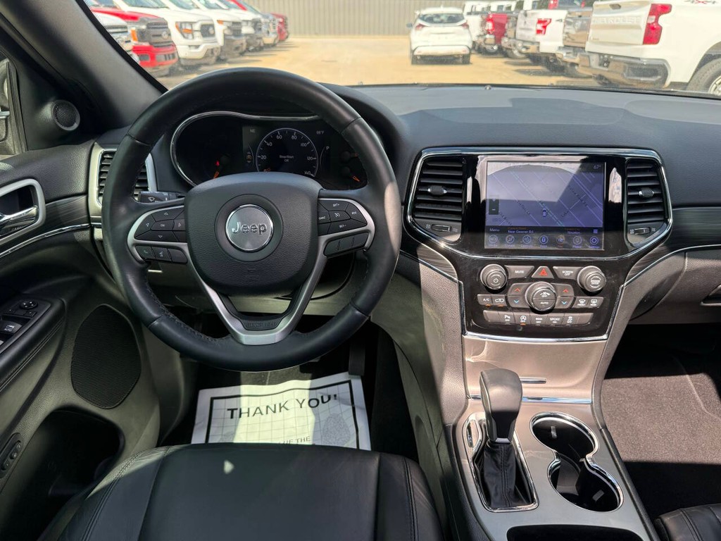 Jeep Grand Cherokee Vehicle Full-screen Gallery Image 22