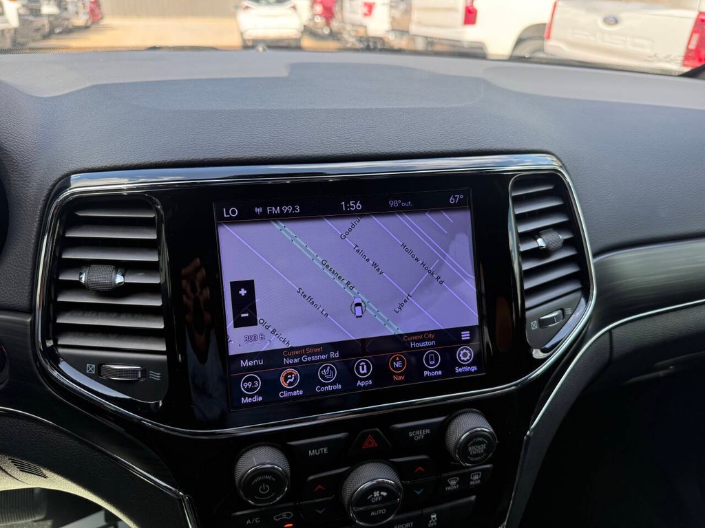 Jeep Grand Cherokee Vehicle Full-screen Gallery Image 26