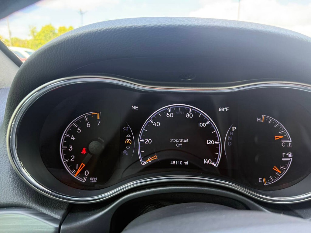 Jeep Grand Cherokee Vehicle Full-screen Gallery Image 33