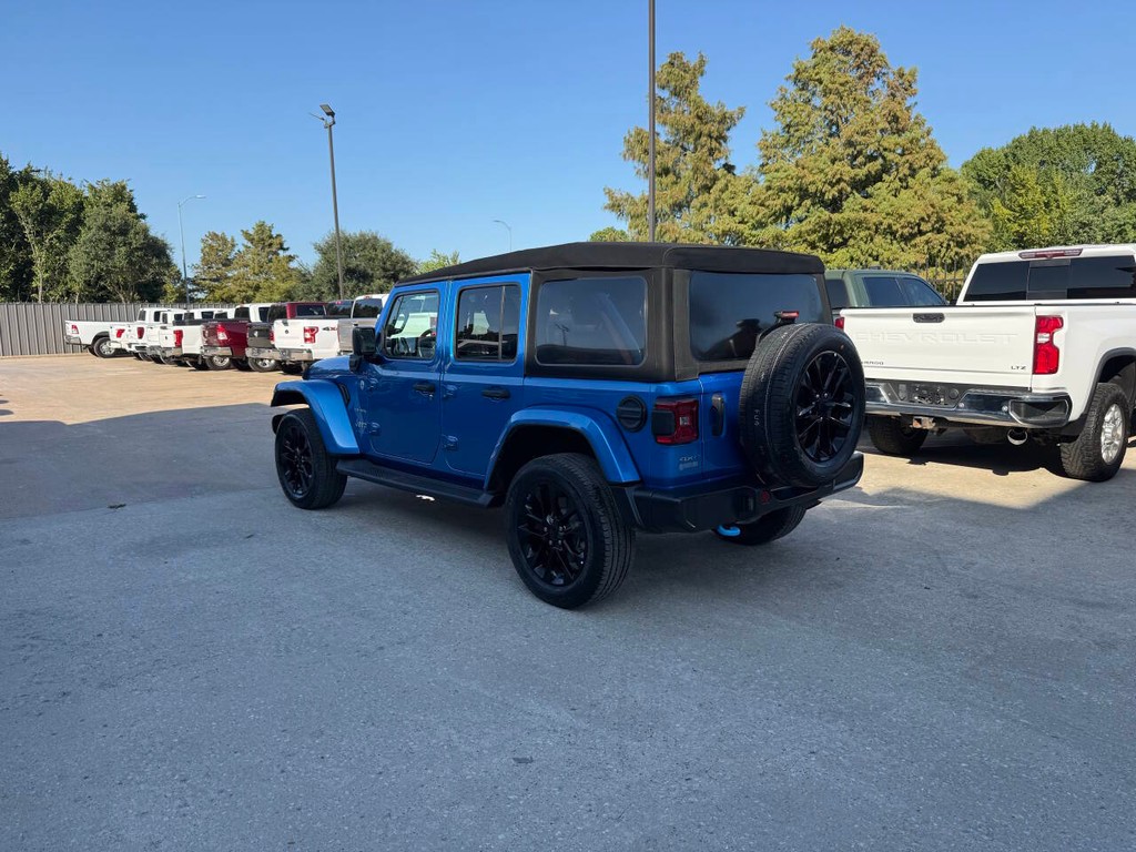 Jeep Wrangler 4xe Vehicle Full-screen Gallery Image 04