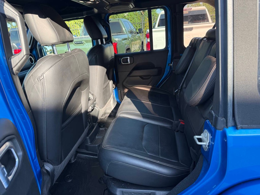 Jeep Wrangler 4xe Vehicle Full-screen Gallery Image 13