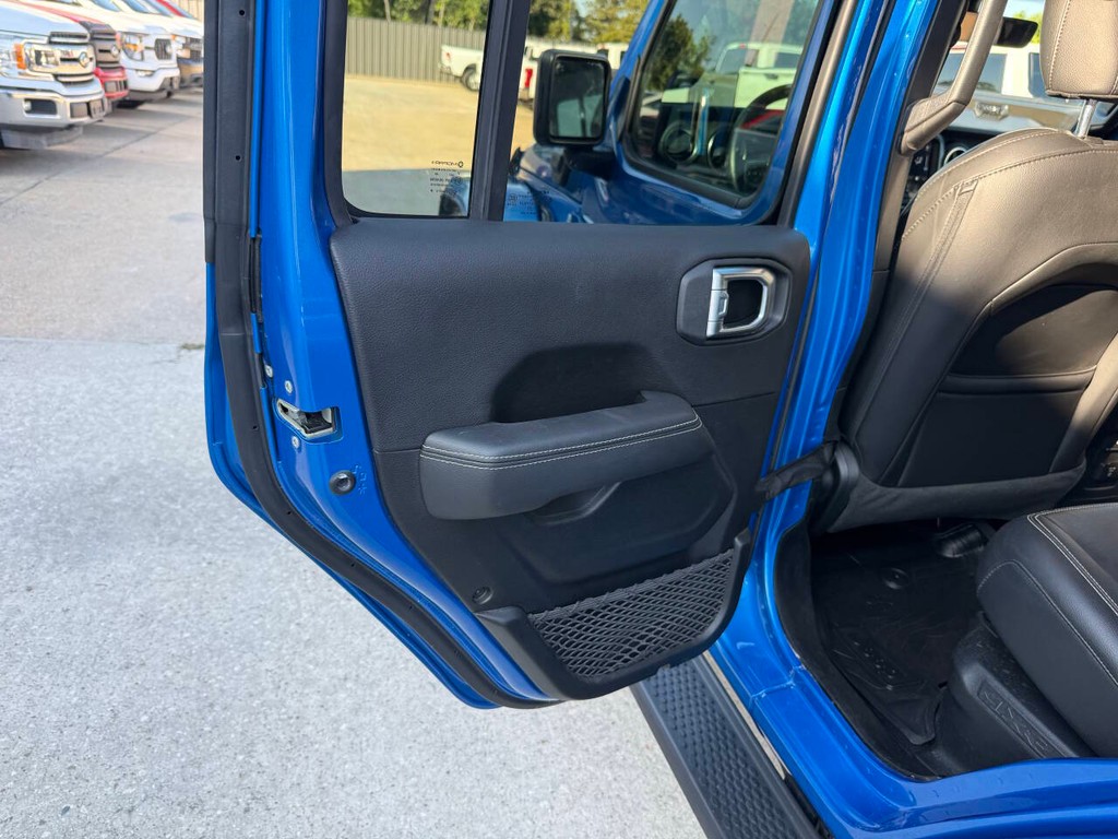 Jeep Wrangler 4xe Vehicle Full-screen Gallery Image 14