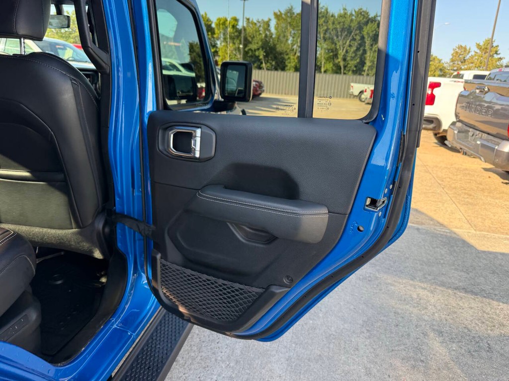 Jeep Wrangler 4xe Vehicle Full-screen Gallery Image 16