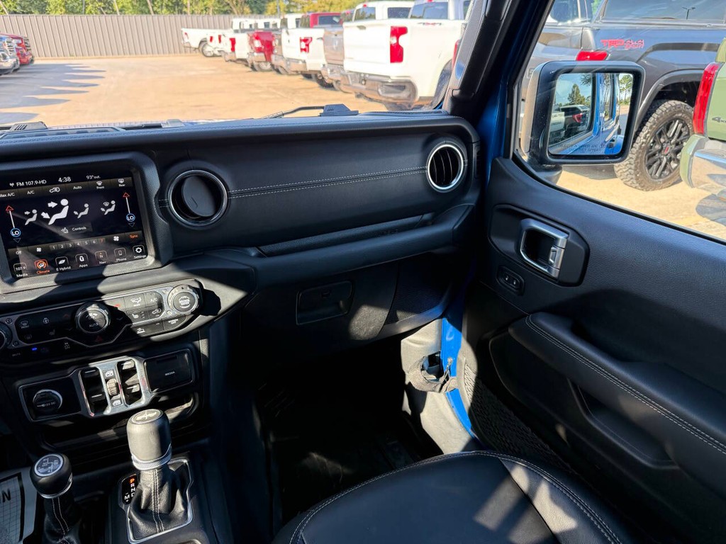 Jeep Wrangler 4xe Vehicle Full-screen Gallery Image 20