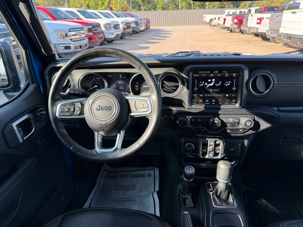 Jeep Wrangler 4xe Vehicle Full-screen Gallery Image 21
