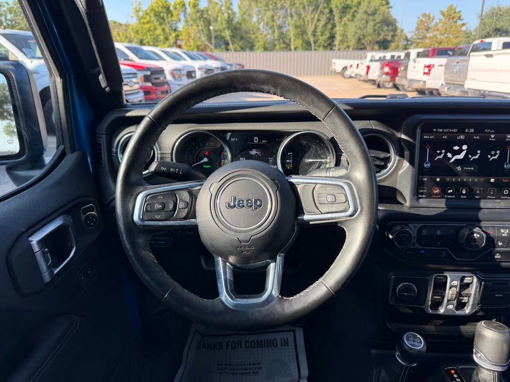 Jeep Wrangler 4xe Vehicle Full-screen Gallery Image 22