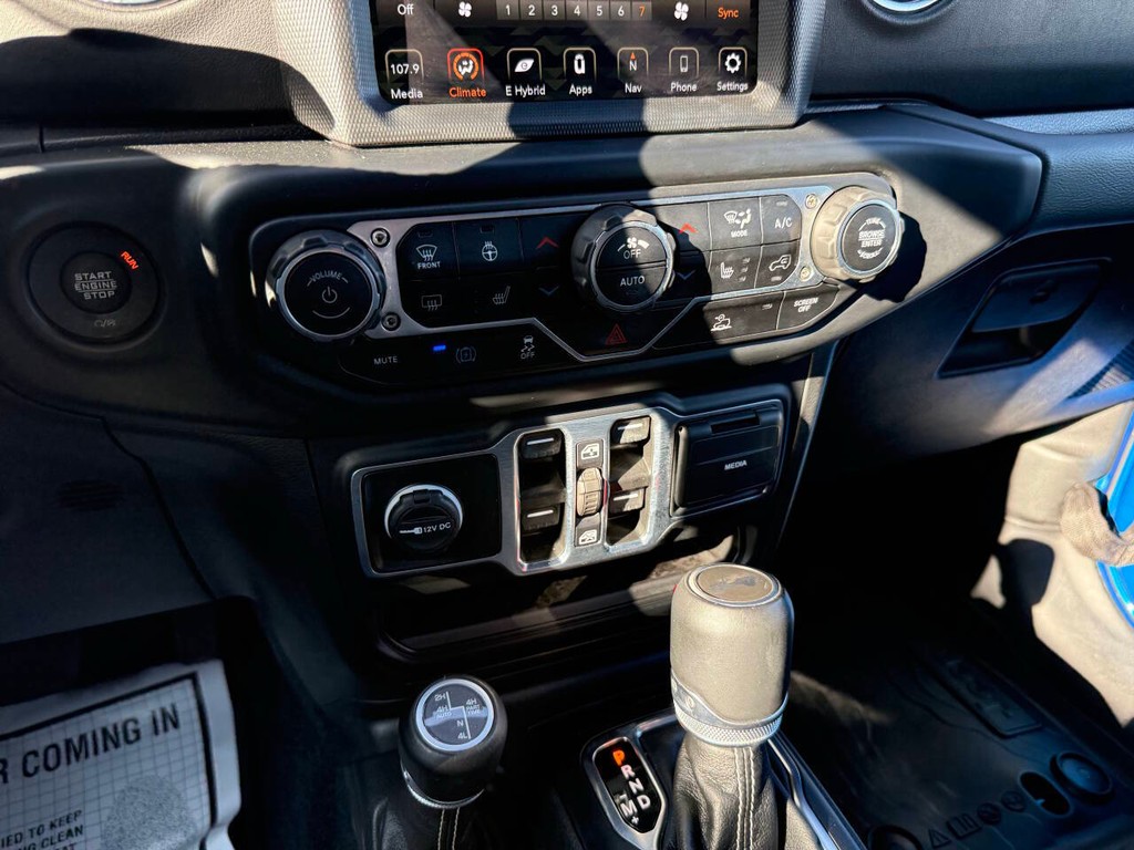 Jeep Wrangler 4xe Vehicle Full-screen Gallery Image 28
