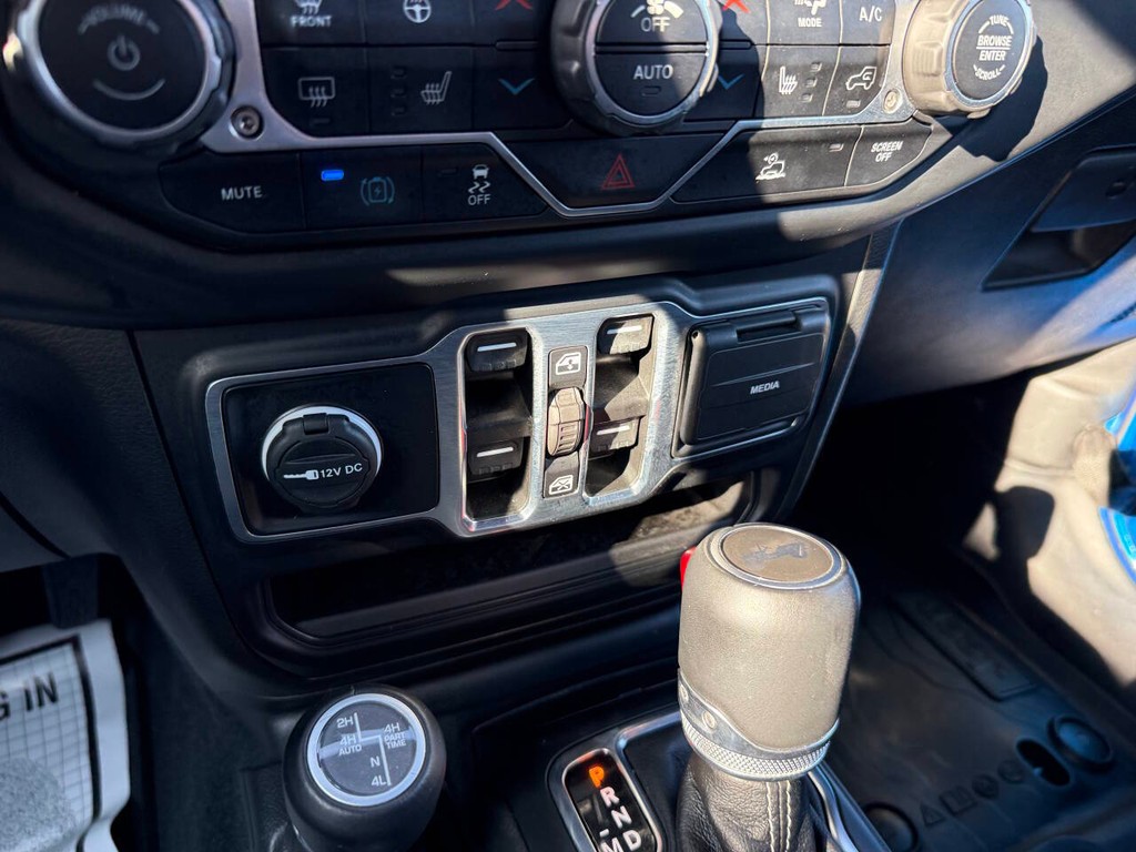 Jeep Wrangler 4xe Vehicle Full-screen Gallery Image 29