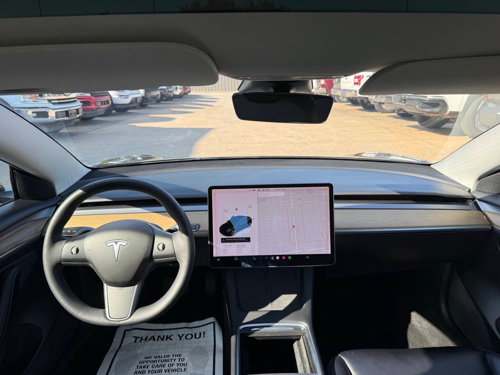 Tesla Model 3 Vehicle Full-screen Gallery Image 17