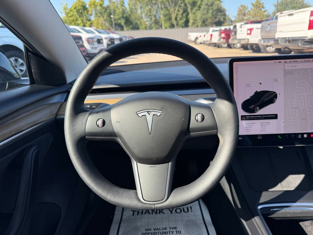 Tesla Model 3 Vehicle Full-screen Gallery Image 22