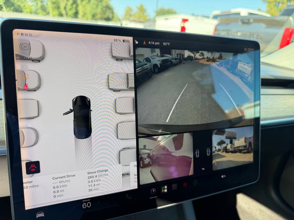 Tesla Model 3 Vehicle Full-screen Gallery Image 27