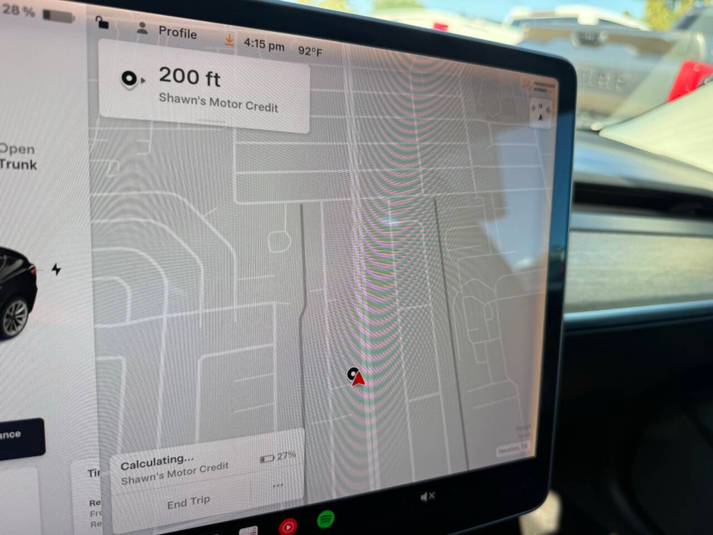 Tesla Model 3 Vehicle Full-screen Gallery Image 28