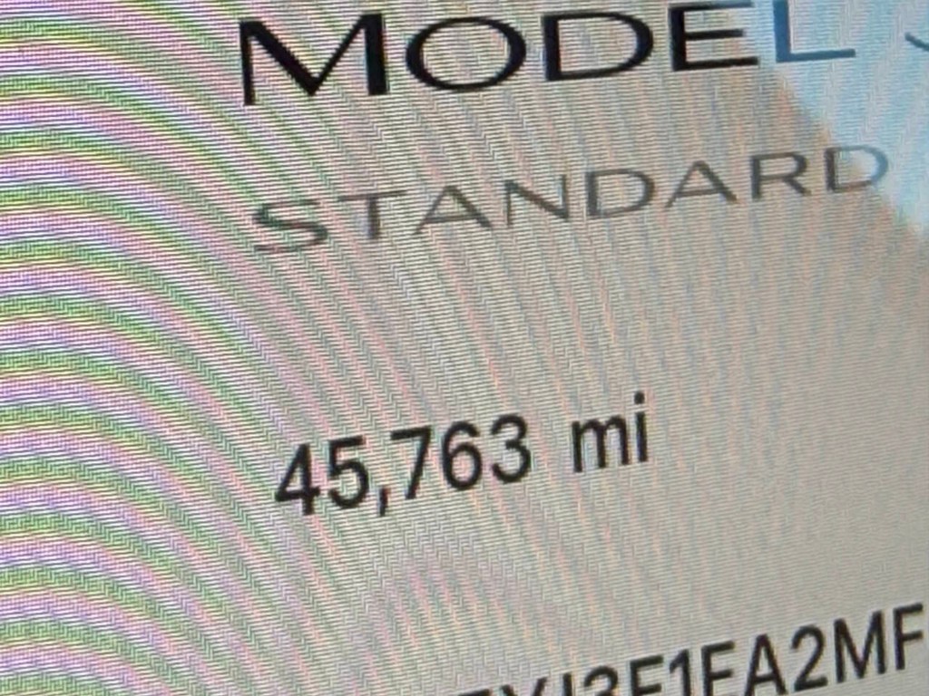 Tesla Model 3 Vehicle Full-screen Gallery Image 33
