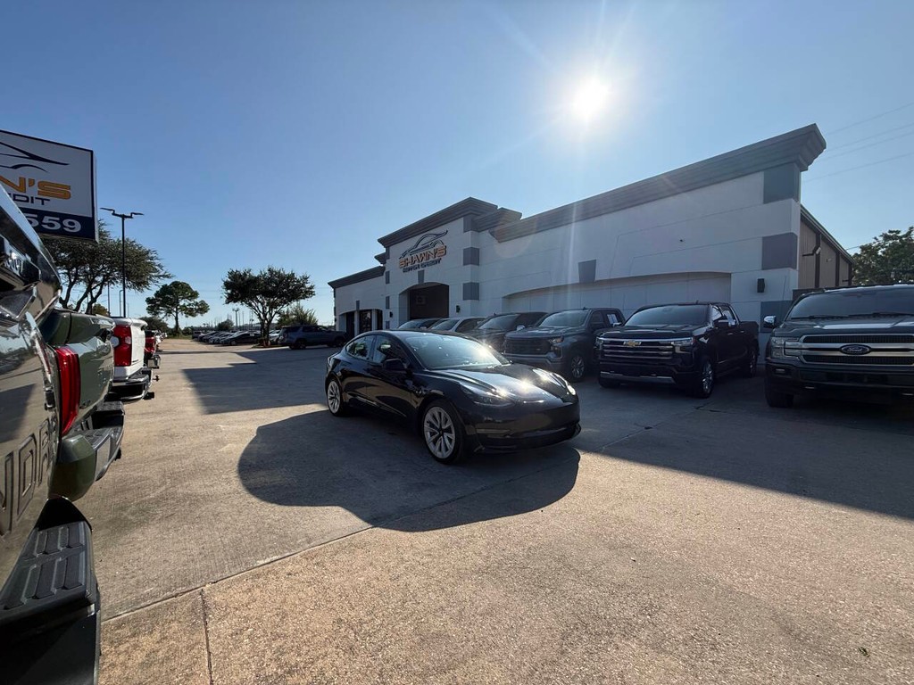 Tesla Model 3 Vehicle Full-screen Gallery Image 45