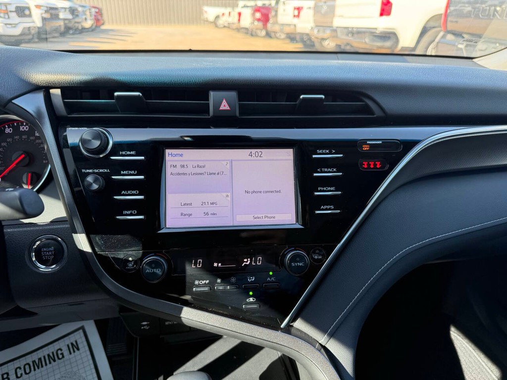 Toyota Camry Vehicle Full-screen Gallery Image 24