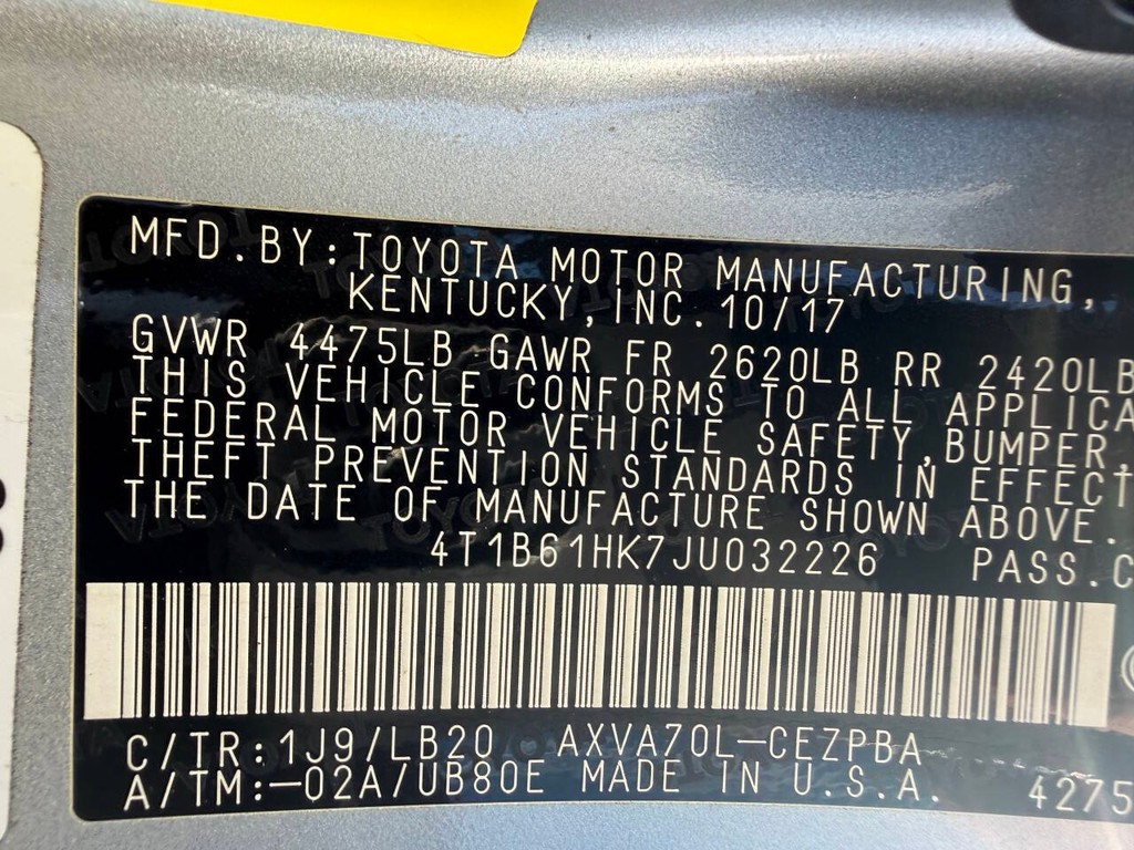 Toyota Camry Vehicle Full-screen Gallery Image 33