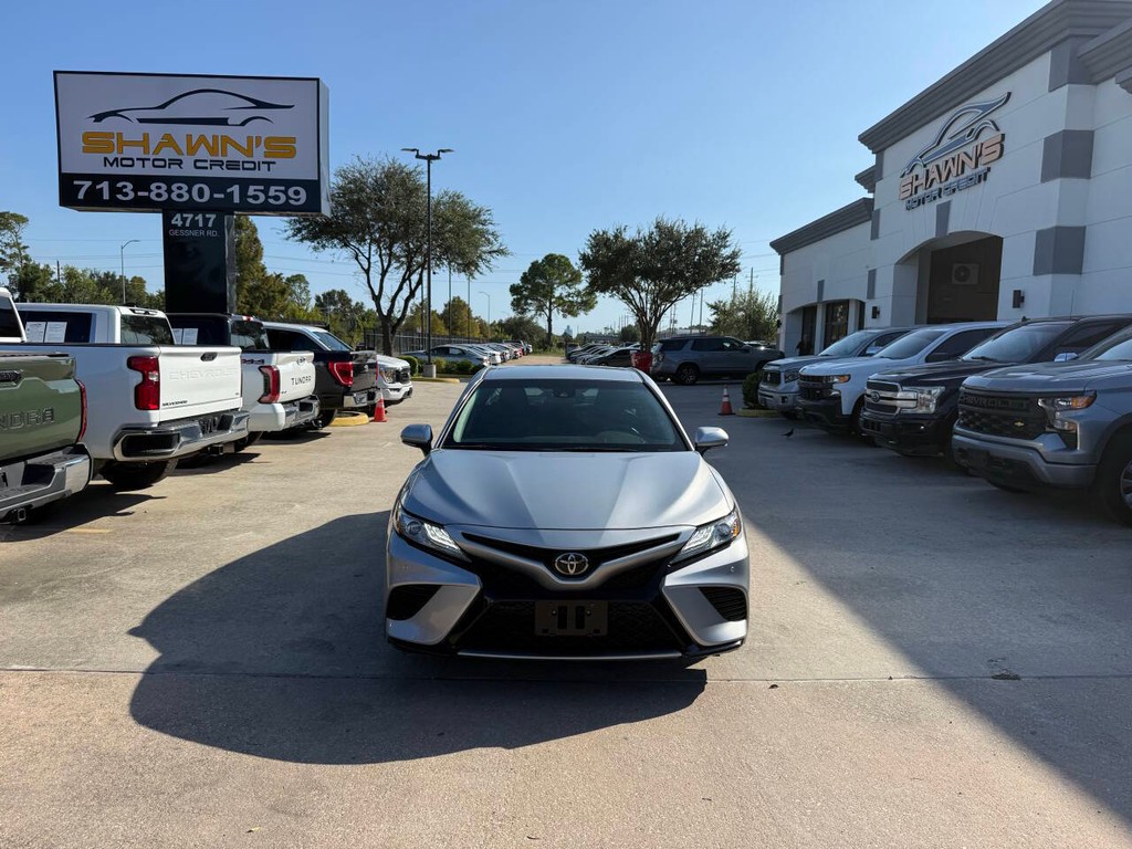 Toyota Camry Vehicle Full-screen Gallery Image 39