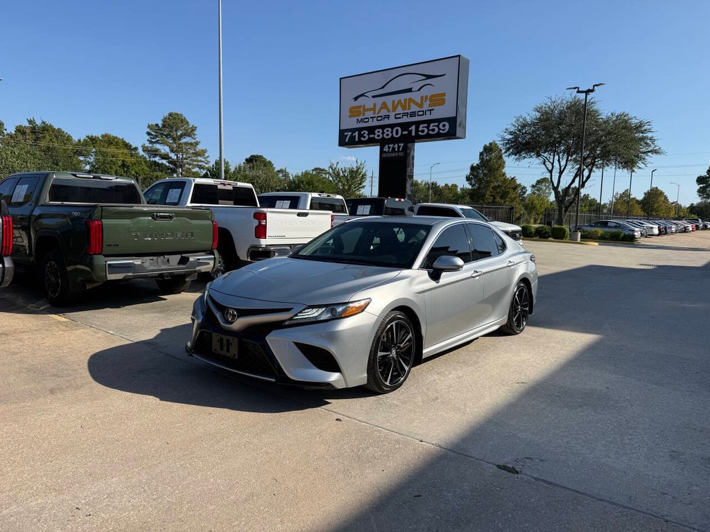 Toyota Camry Vehicle Full-screen Gallery Image 41