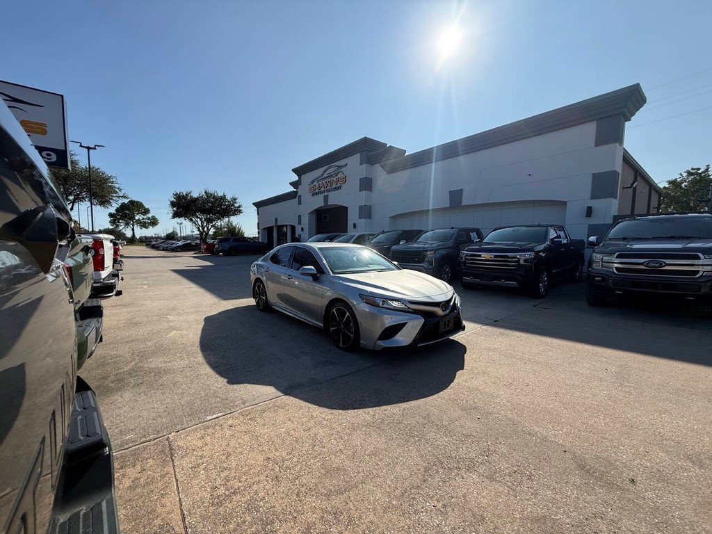 Toyota Camry Vehicle Full-screen Gallery Image 42