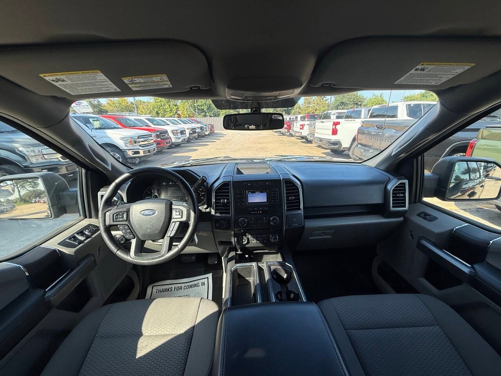 Ford F-150 Vehicle Full-screen Gallery Image 18