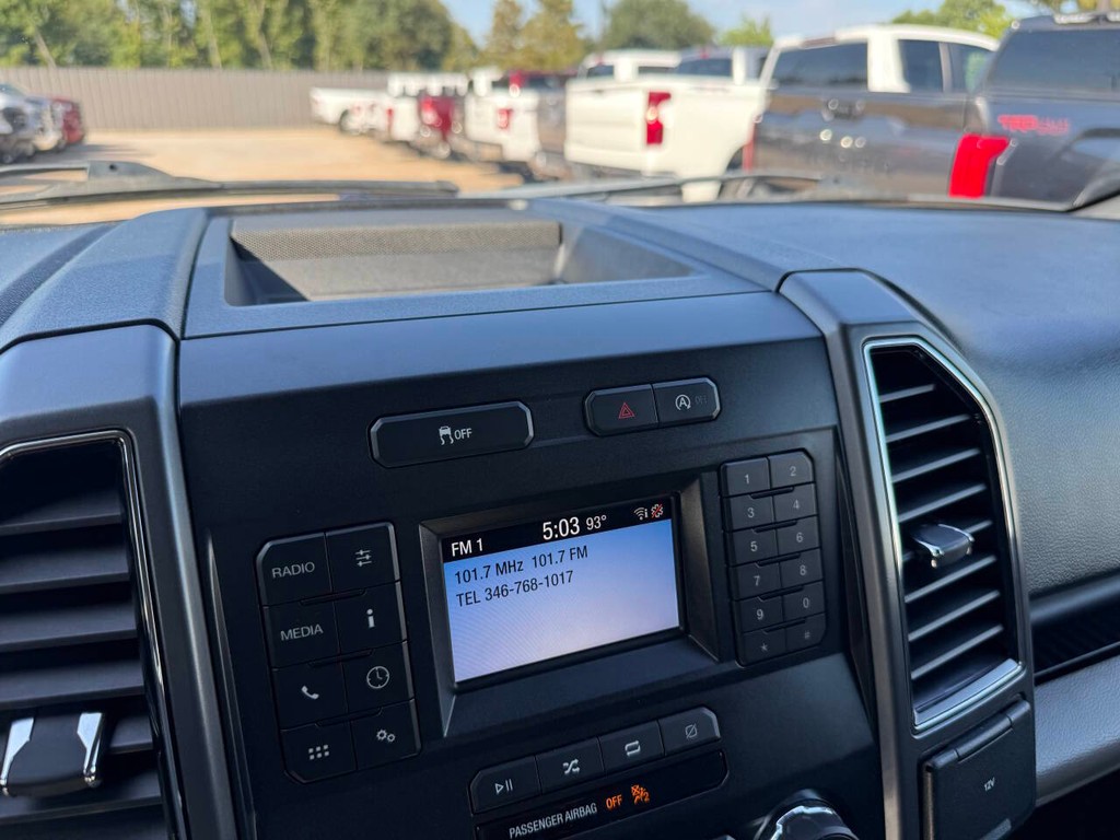 Ford F-150 Vehicle Full-screen Gallery Image 26