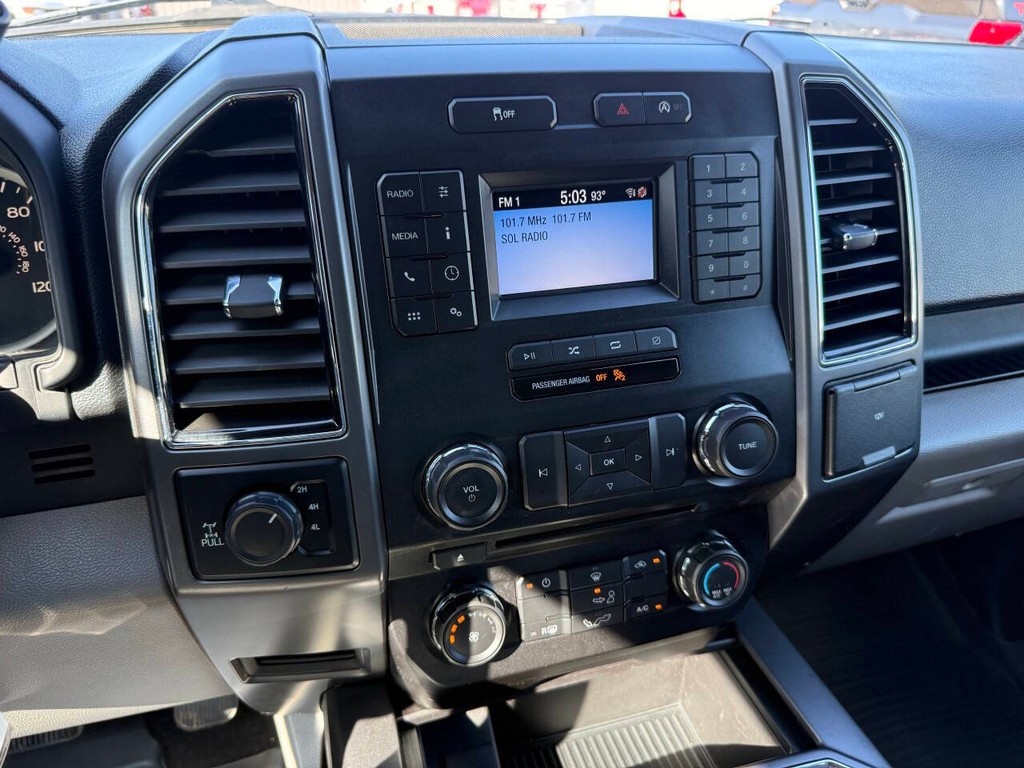 Ford F-150 Vehicle Full-screen Gallery Image 27