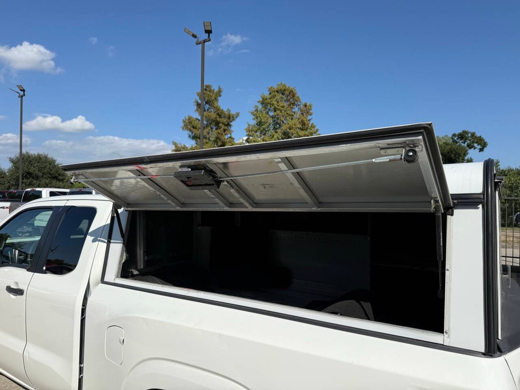 Nissan Frontier Vehicle Full-screen Gallery Image 31