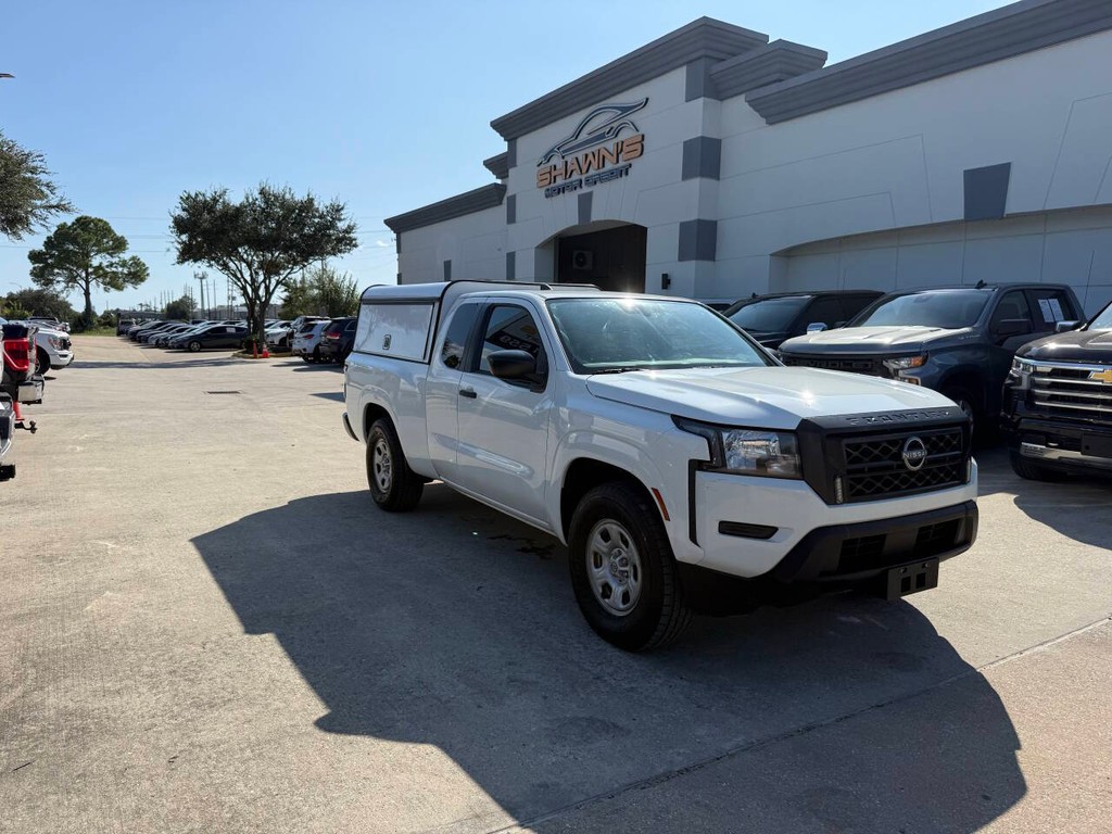 Nissan Frontier Vehicle Full-screen Gallery Image 37