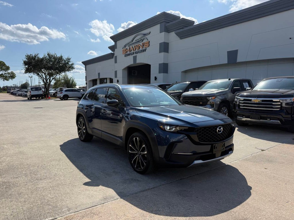 Mazda CX-50 Vehicle Full-screen Gallery Image 02