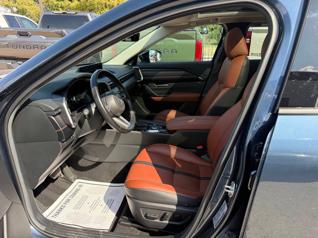 Mazda CX-50 Vehicle Full-screen Gallery Image 07