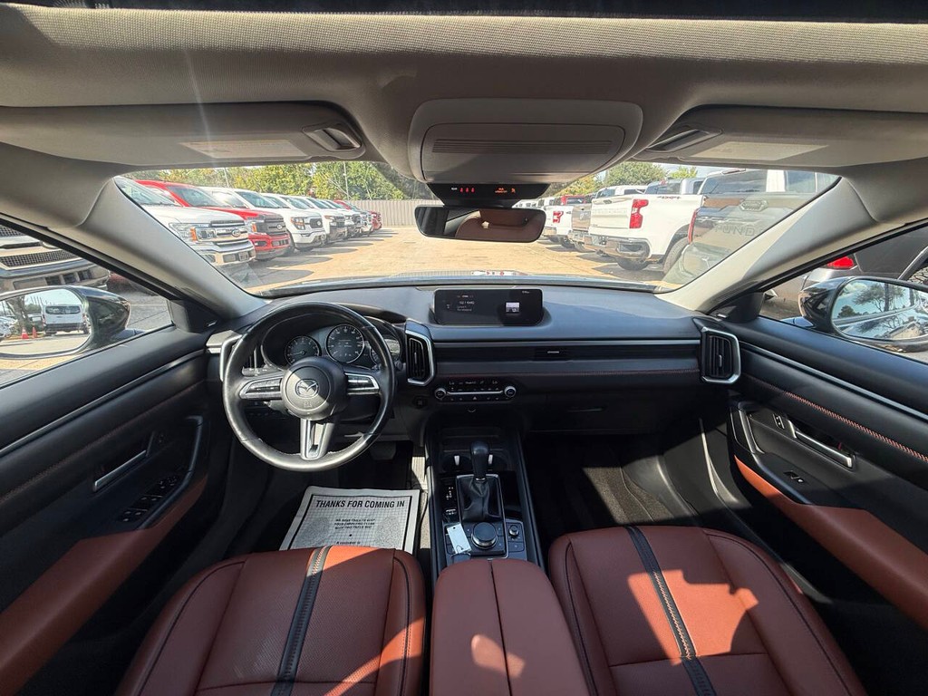 Mazda CX-50 Vehicle Full-screen Gallery Image 18