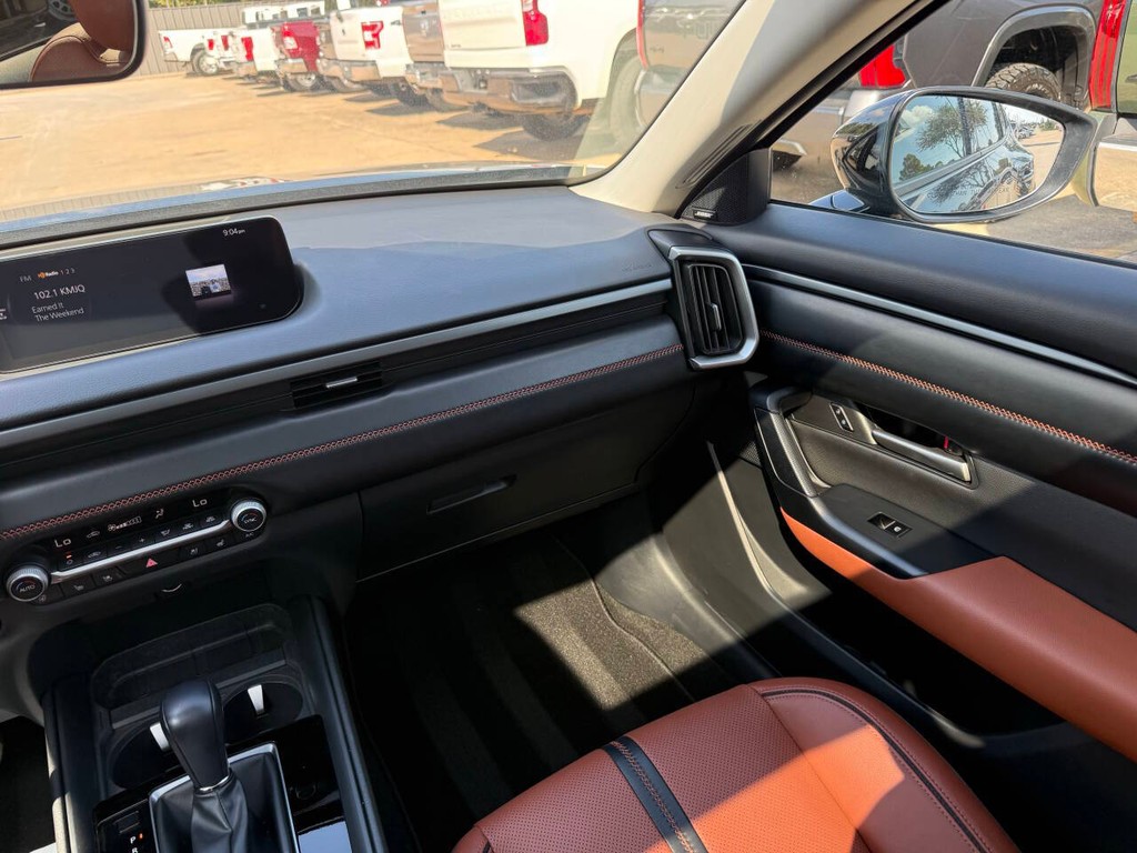 Mazda CX-50 Vehicle Full-screen Gallery Image 20