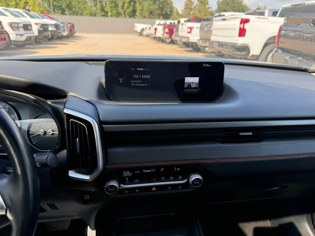 Mazda CX-50 Vehicle Full-screen Gallery Image 24