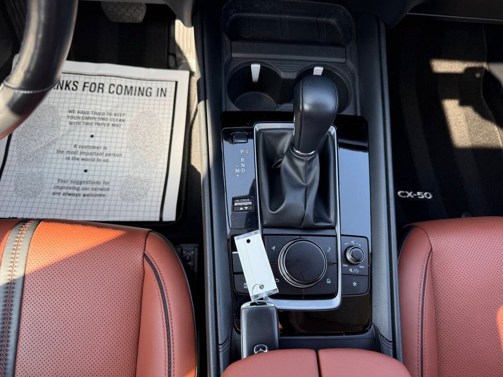 Mazda CX-50 Vehicle Full-screen Gallery Image 28