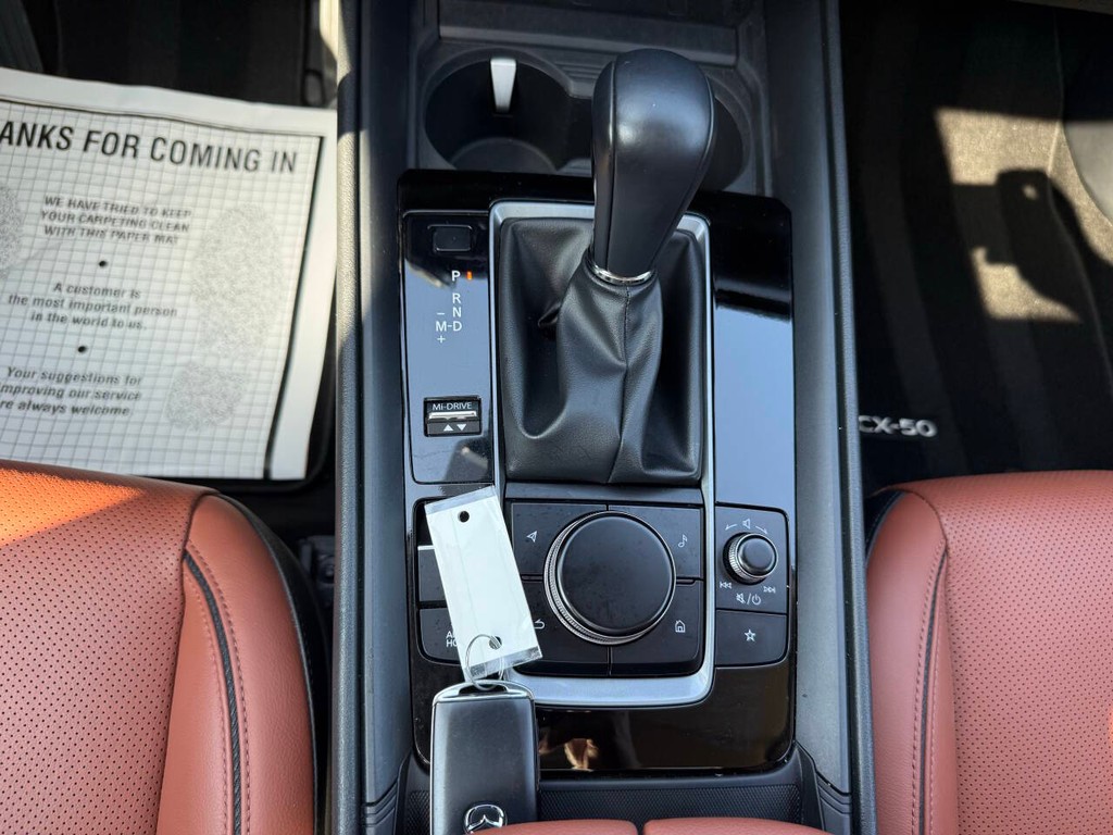 Mazda CX-50 Vehicle Full-screen Gallery Image 29