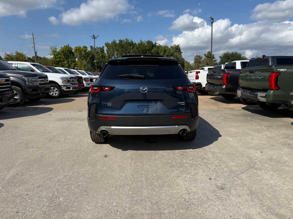 Mazda CX-50 Vehicle Full-screen Gallery Image 40