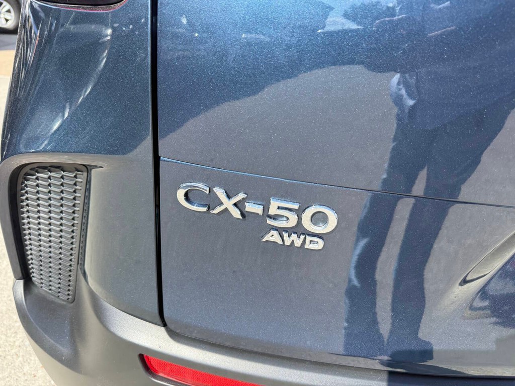 Mazda CX-50 Vehicle Full-screen Gallery Image 41